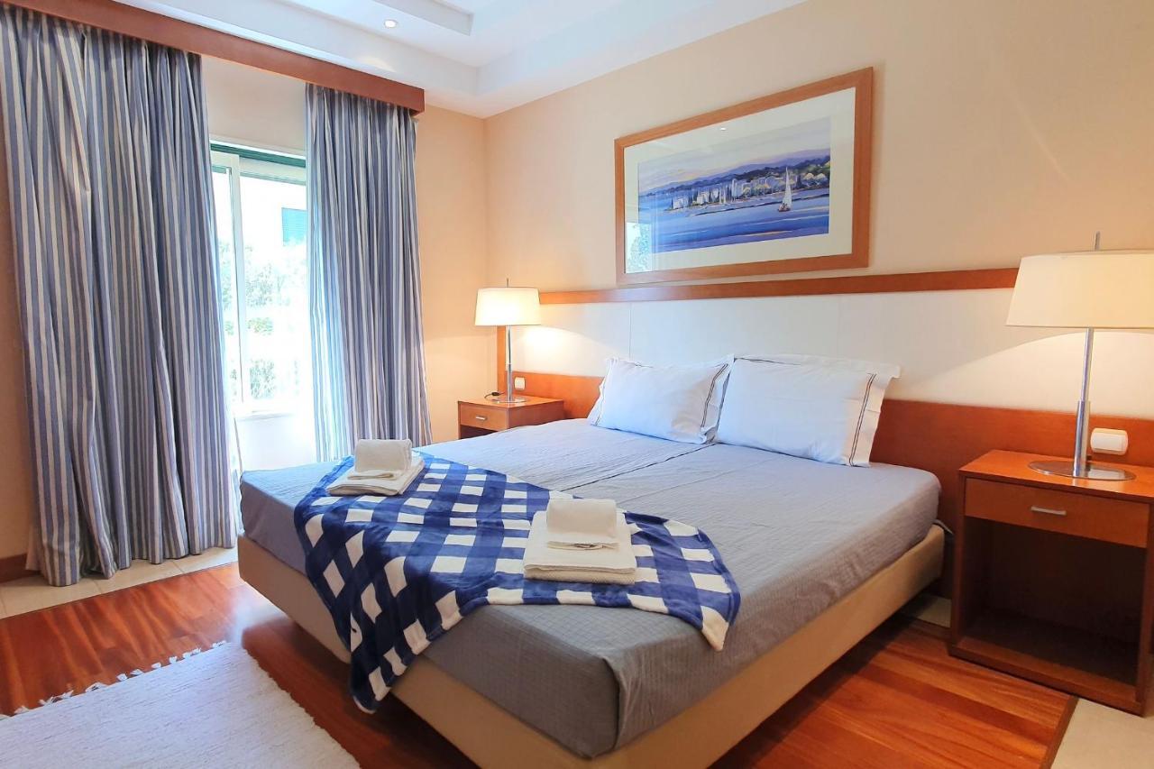 Classic 2Bdr Apartment Near Beach By Lovelystay 拉戈阿 外观 照片